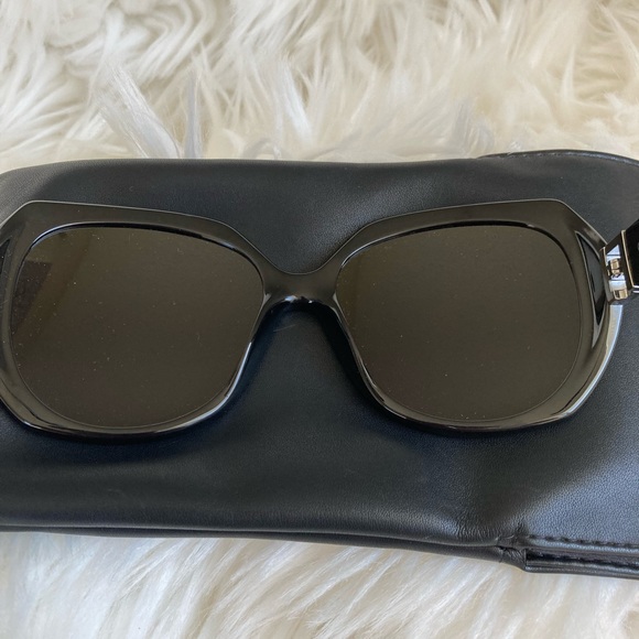 Fendi Gradient Sunglasses with Rhinestones FF Monogram - Picture 4 of 11